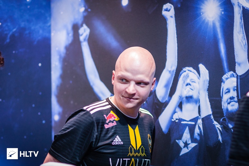 Vitality's coach explained why the team needs six players