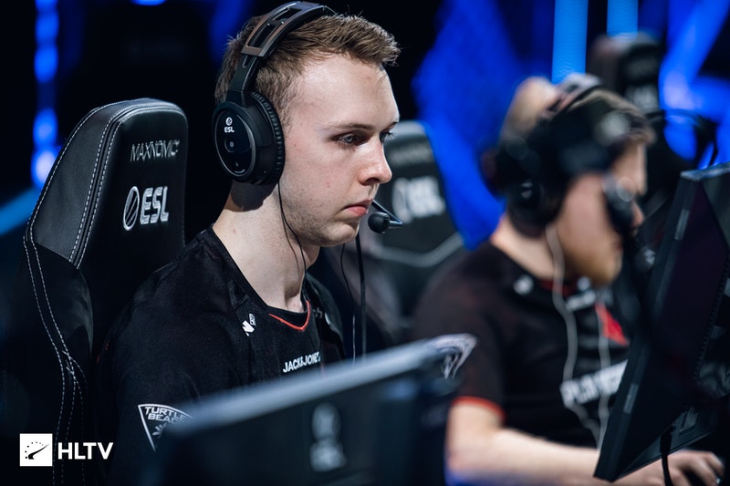 gla1ve has returned to the active roster of Astralis