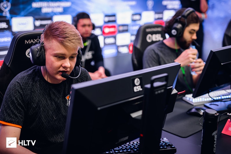 Virtus.pro выиграла Pinnacle Fall Series 1 и получила место на LAN Sweet LAN