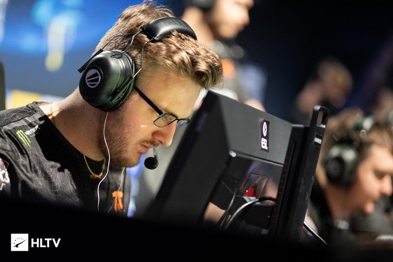 Smooya стал свободным агентом