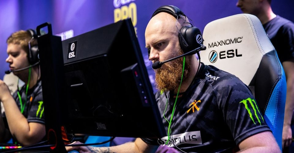 A fnatic player unexpectedly received a VAC ban